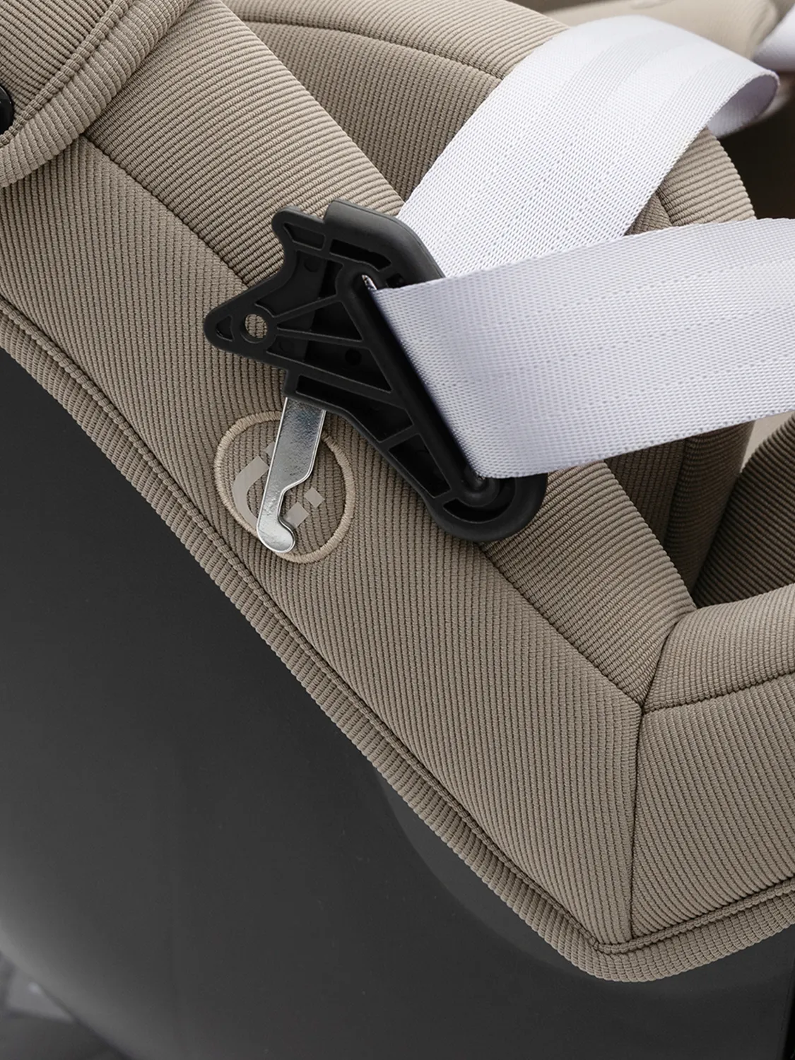 Автокресло 0+/1/2/3 AGEX Drive i-Fix
