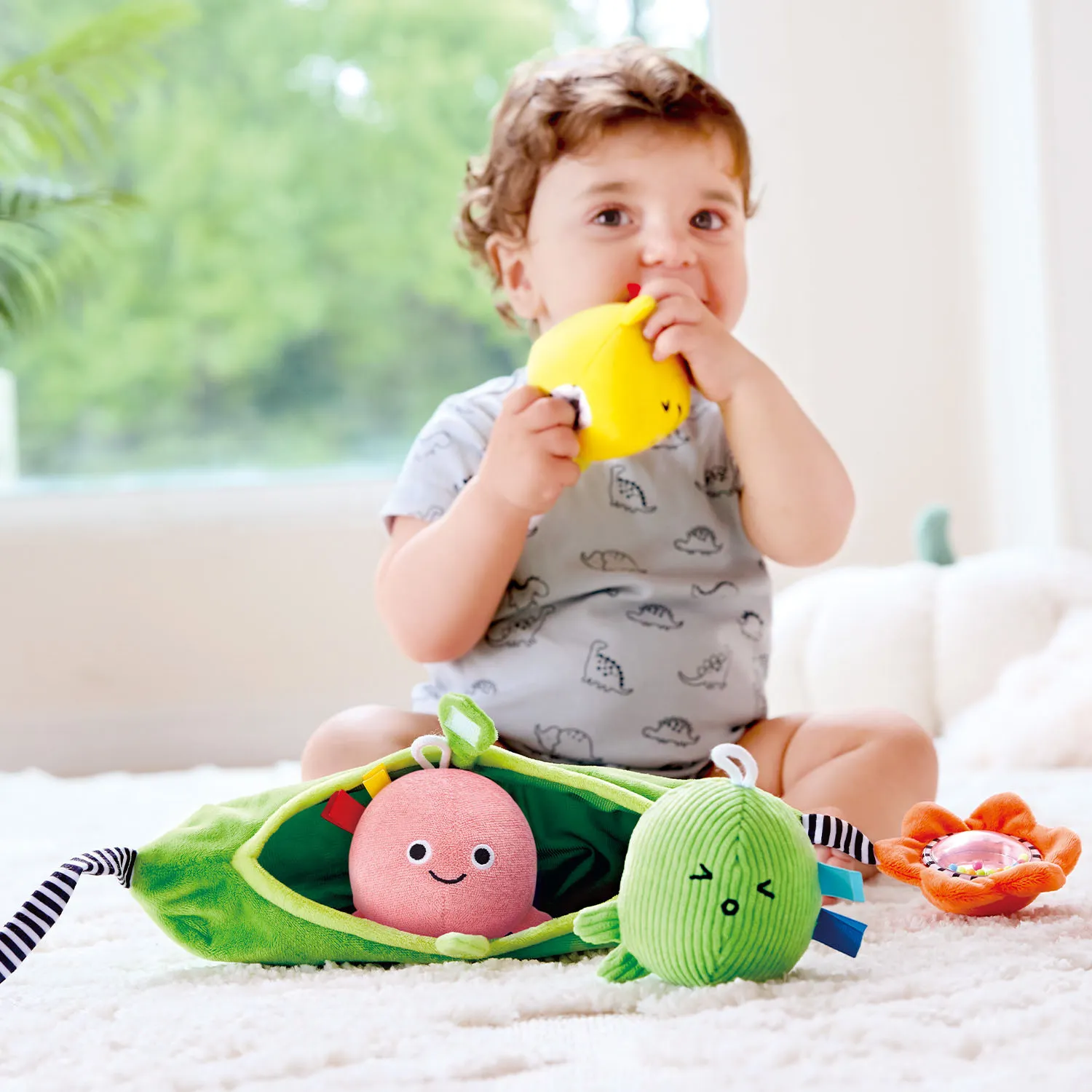 Игрушка подвесная HAPE «Соня» Подвесные друзья-горошины E0135_HP