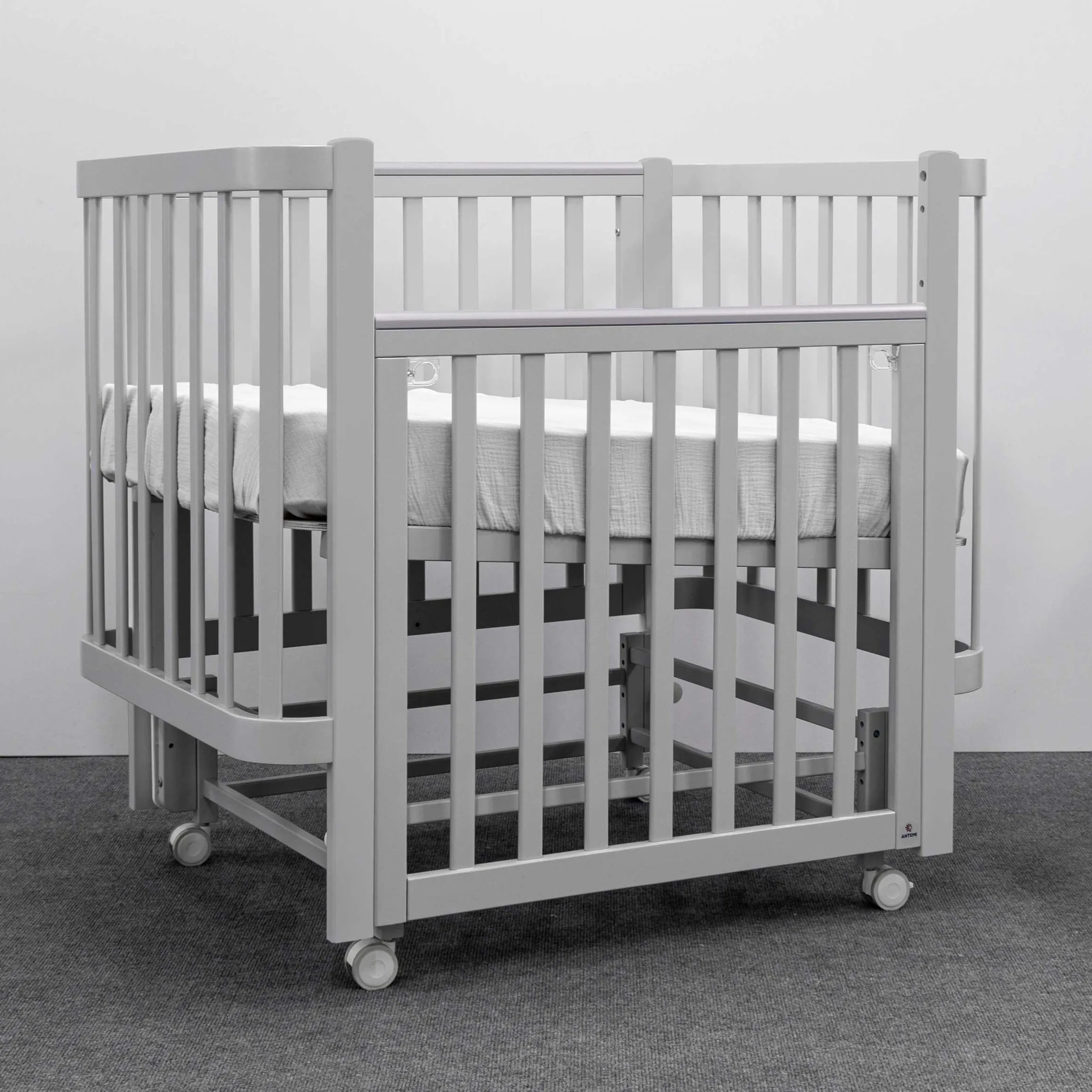 Кроватка детская ANTEMI Terra Light New с маятником 100х70