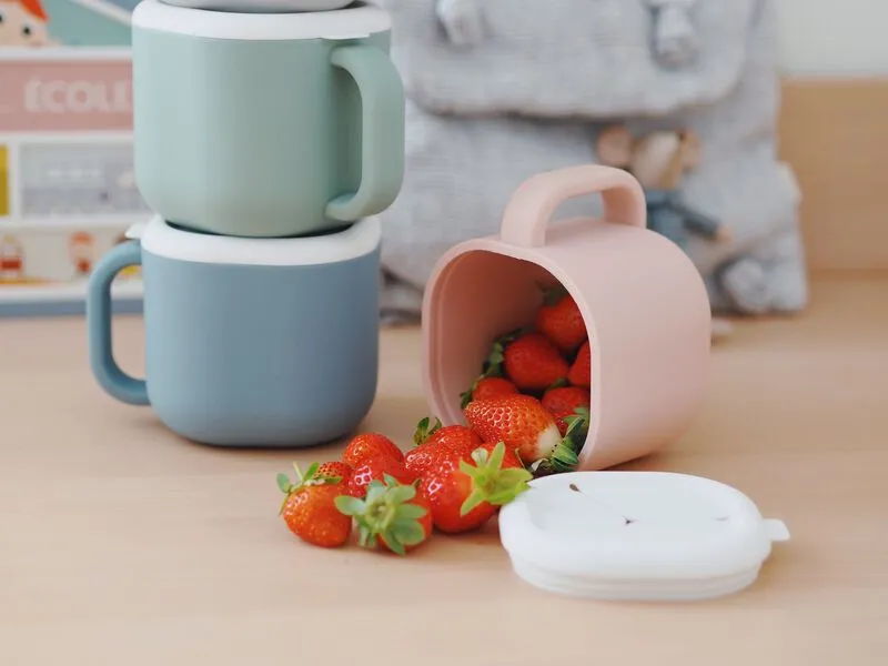 Контейнер для снеков Beaba с ручкой TASSE PICK'N SNACK 460 мл