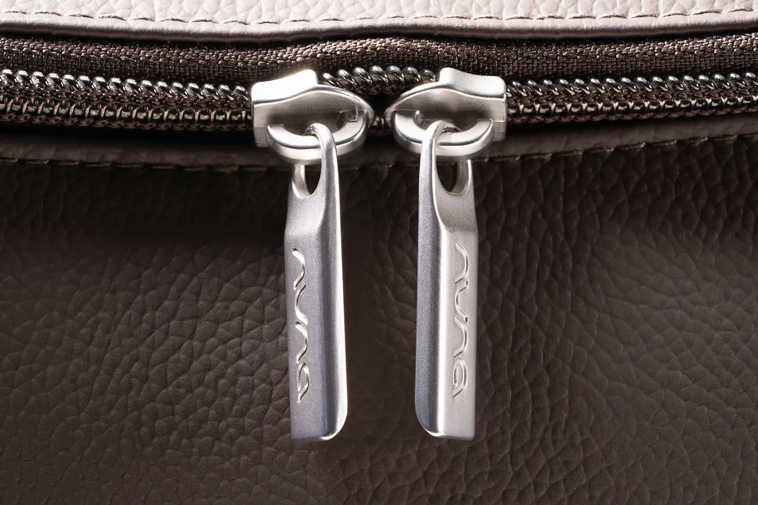 Cумка Nuna ESSENTIAL BMW