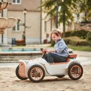 D. THRONE S Classic Family Car DT-S – самый роскошный ретро-электромобиль для самых любимых детей!