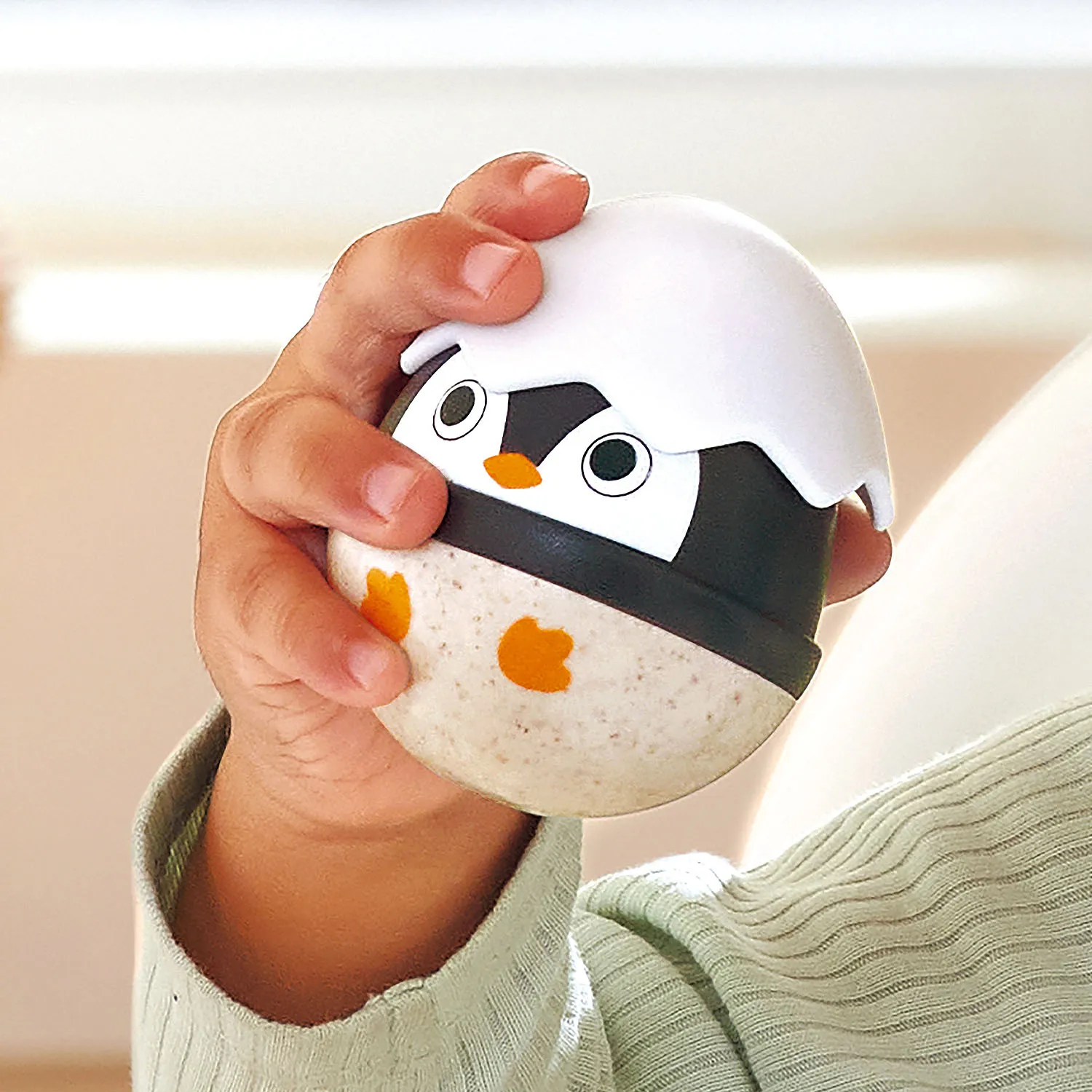 Набор неваляшек HAPE «Малышам» Семья пингвинов E0136_HP