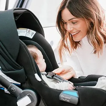 Путешествие с ребенком на автомобиле: как подготовиться и что взять в поездку Путешествие с ребенком на автомобиле: как подготовиться и что взять в поездку