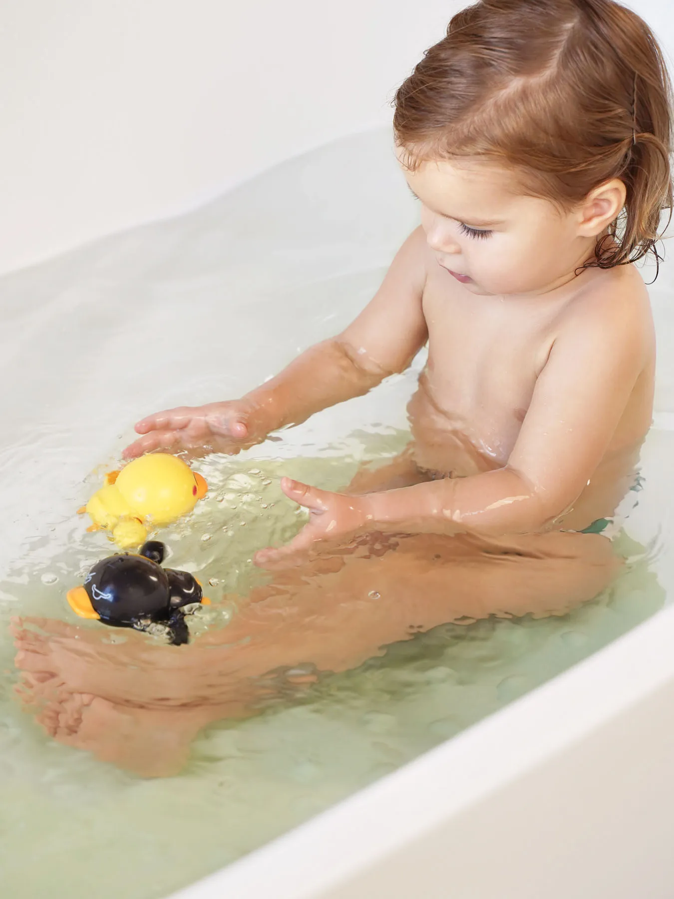 Набор заводных игрушек Happy Baby для ванной Ducklings 331937