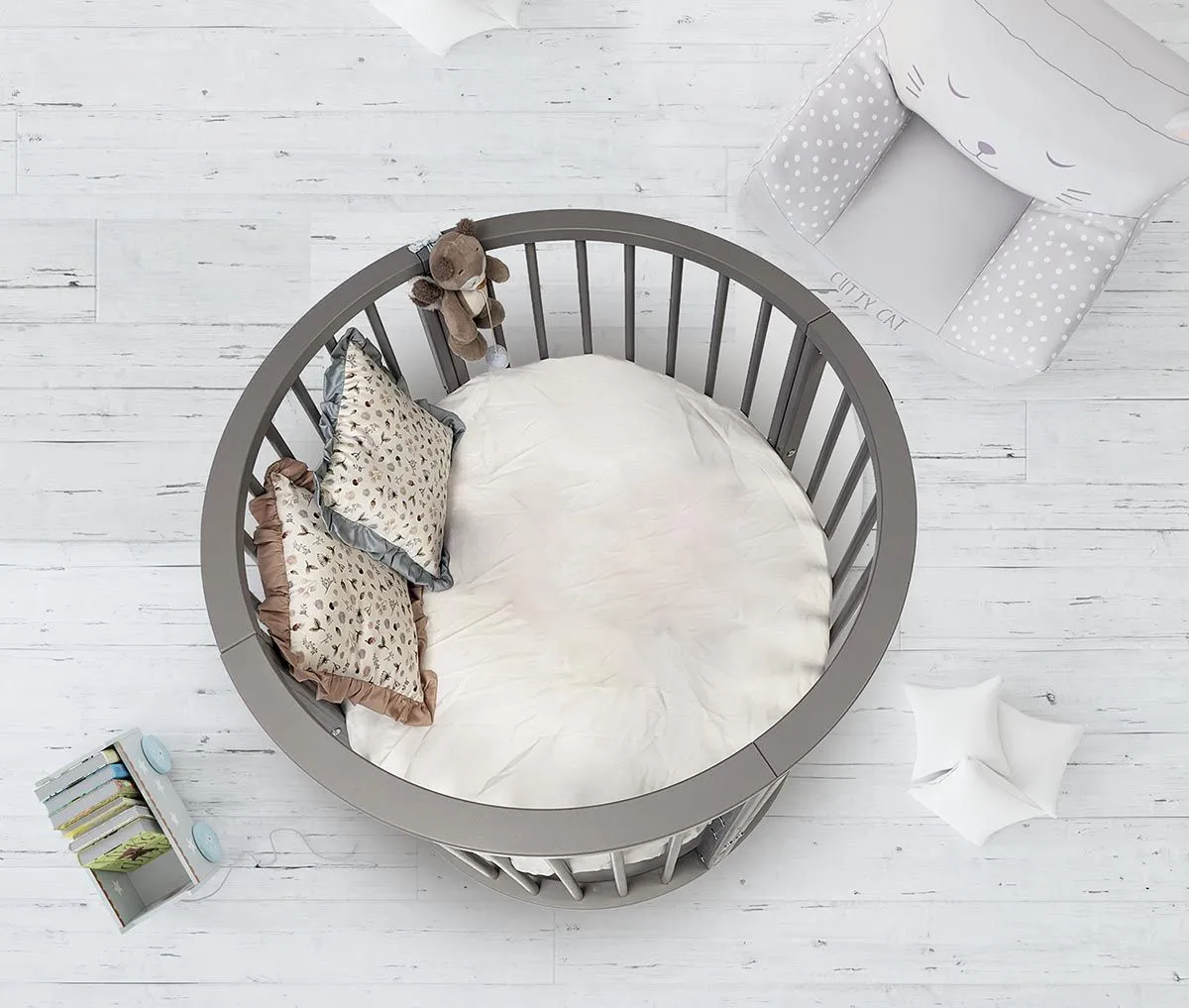 Кровать Bambini 125х75 см овальная 7 режимов с матрасиком Aloe vera Ring