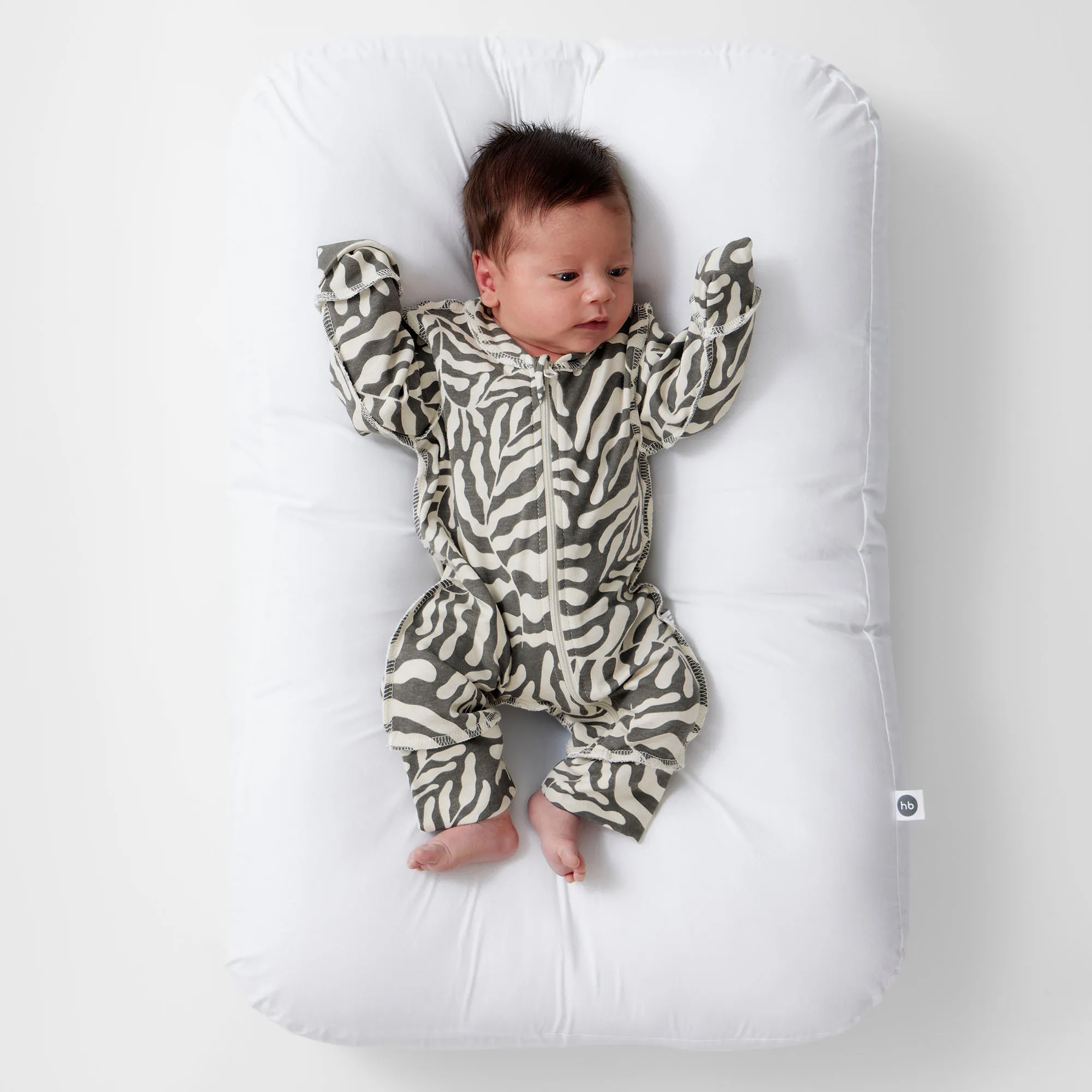 Подушка-кокон для новорожденного Happy Baby со сменными чехлами (2 шт) 87569