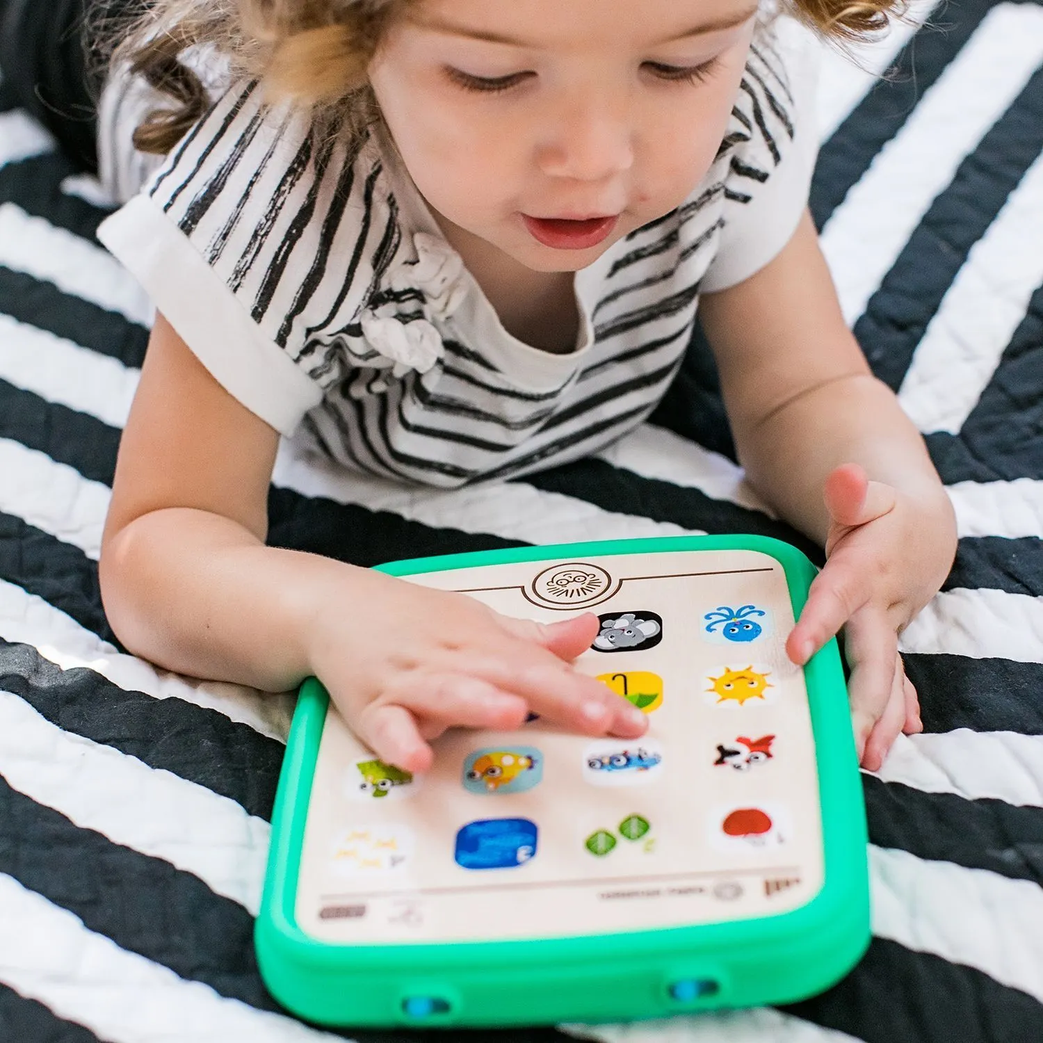 Музыкальная игрушка Hape «Планшет»