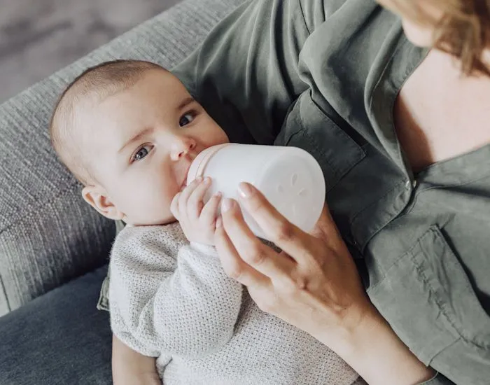 Набор для кормления Suavinex ZERO: бутылочка антиколиковая 180 мл, соска силиконовая 2 шт, пакет антиколиковый 1 шт 306422