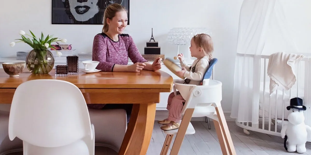 Стульчик Stokke Steps: White/Natural с аксессуарами