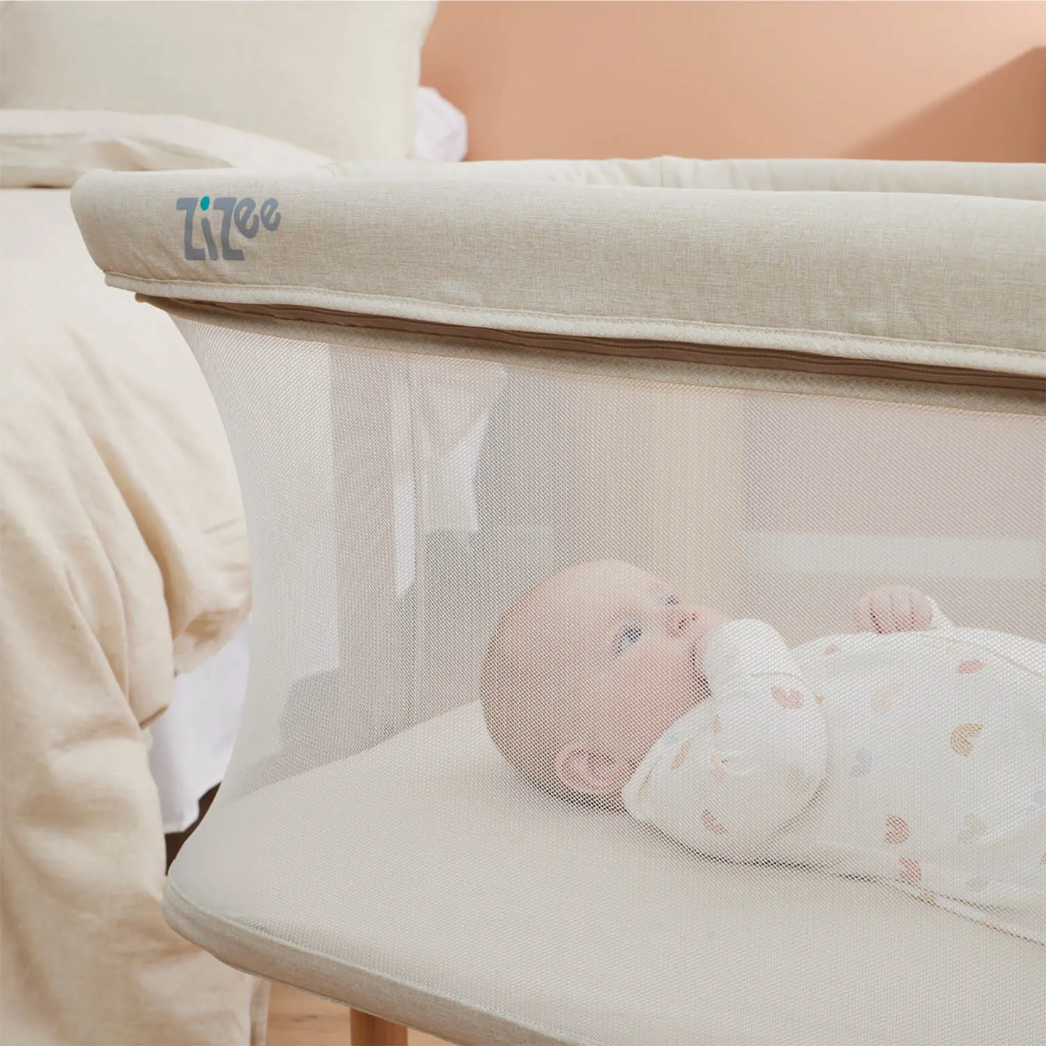 Колыбель Tutti Bambini ZiZee Scandinavian Walnut and Ecru 211204/7508 с колесами Витрина