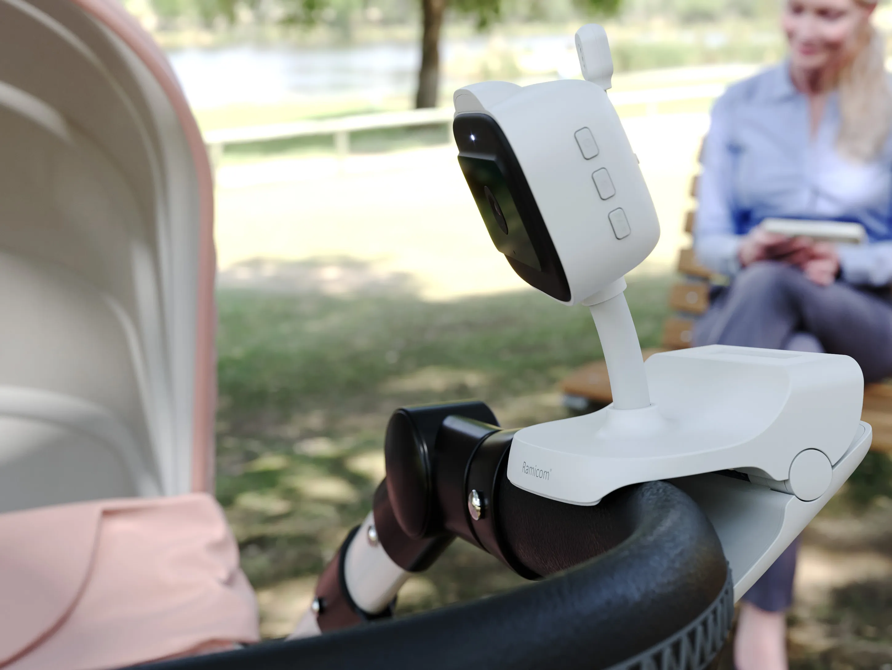 Видеоняня Ramili Baby Крошик, Малышарики с креплениями RV100KROSHVRC400C