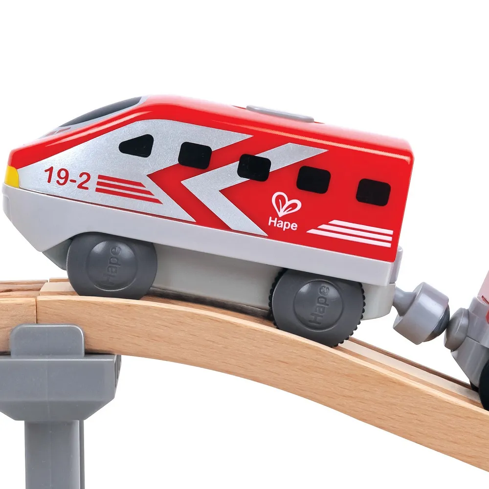 Игрушечные локомотивы Hape «Мой поезд» на батарейках 4 шт. E3789_HP