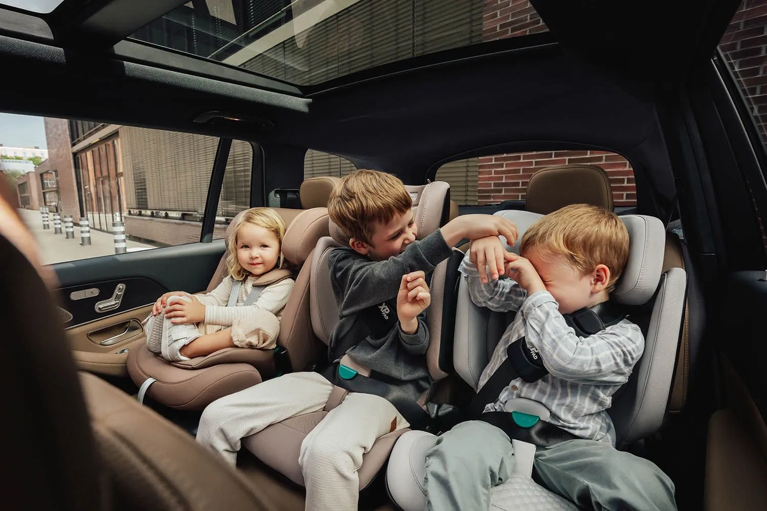 Автокресло 2/3 Britax Roemer KIDFIX PRO i-Size Lux