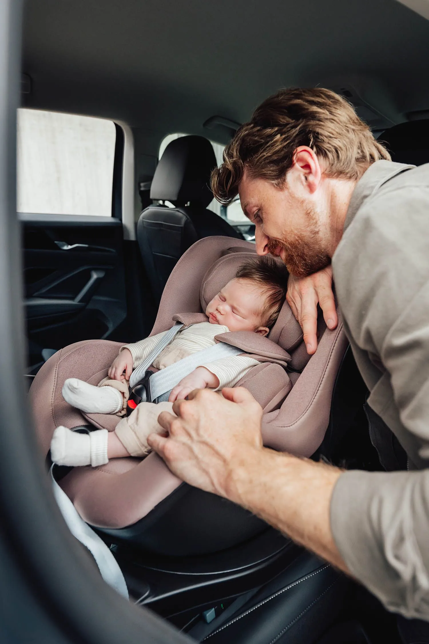 Автокресло 0+/1 Britax Roemer Dualfix Pro M Lux