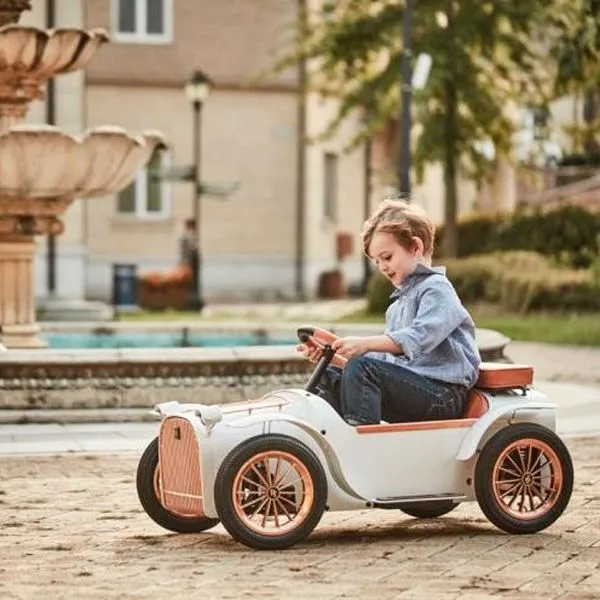 D. THRONE S Classic Family Car DT-S – самый роскошный ретро-электромобиль для самых любимых детей!