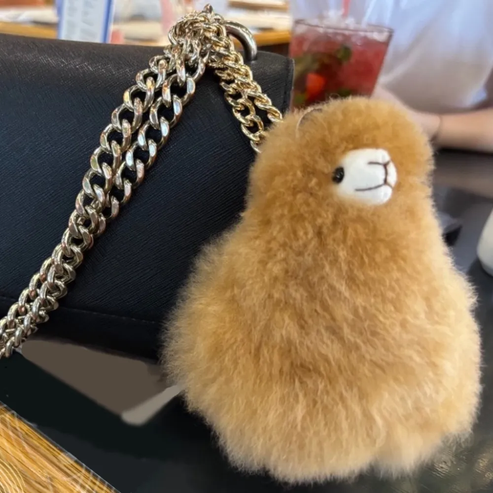 Подвеска-помпон ЛеРаРу альпачонок Шоколадный десерт 10 см