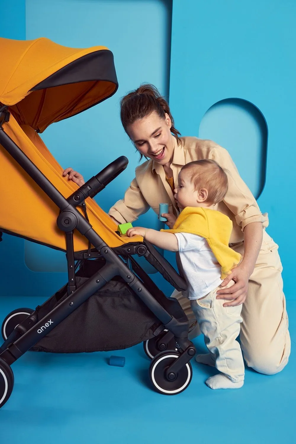 Прогулочная коляска Anex Air-X с накидкой на ножки