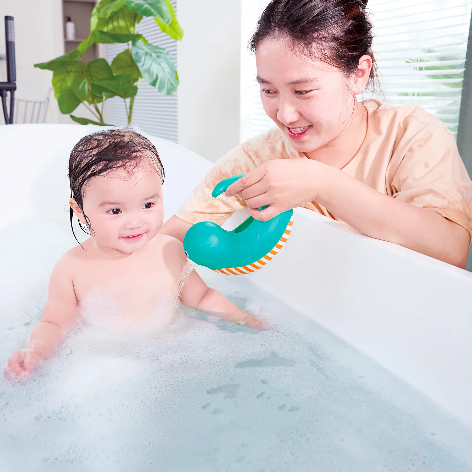 Игрушка для купания HAPE «Ай-да купаться!» Тюлень, лейка E0223_HP