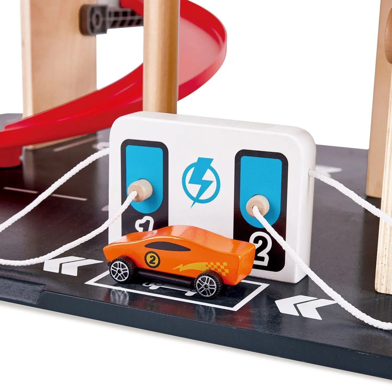 Деревянная многоуровневая автостоянка Hape «Гараж для трюков»