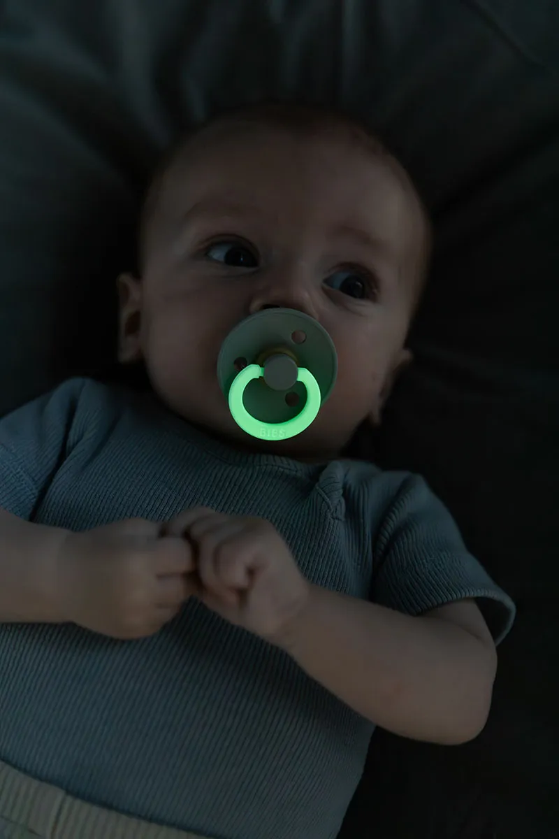 Пустышка латексная ночная BIBS Colour Glow 0+ месяцев