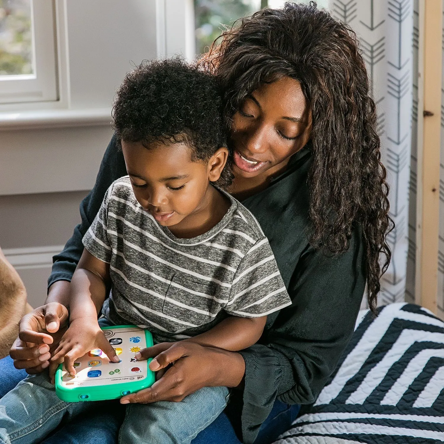 Музыкальная игрушка Hape «Планшет»