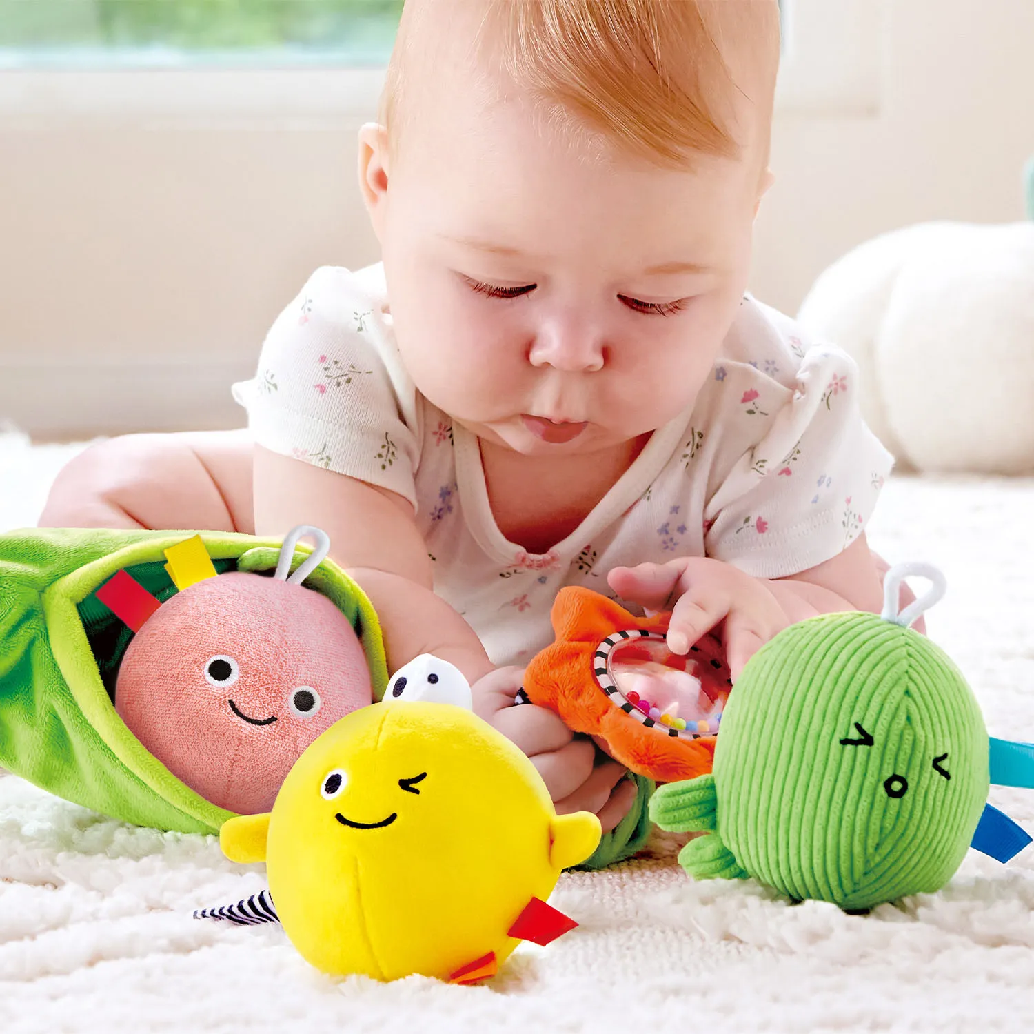 Игрушка подвесная HAPE «Соня» Подвесные друзья-горошины E0135_HP