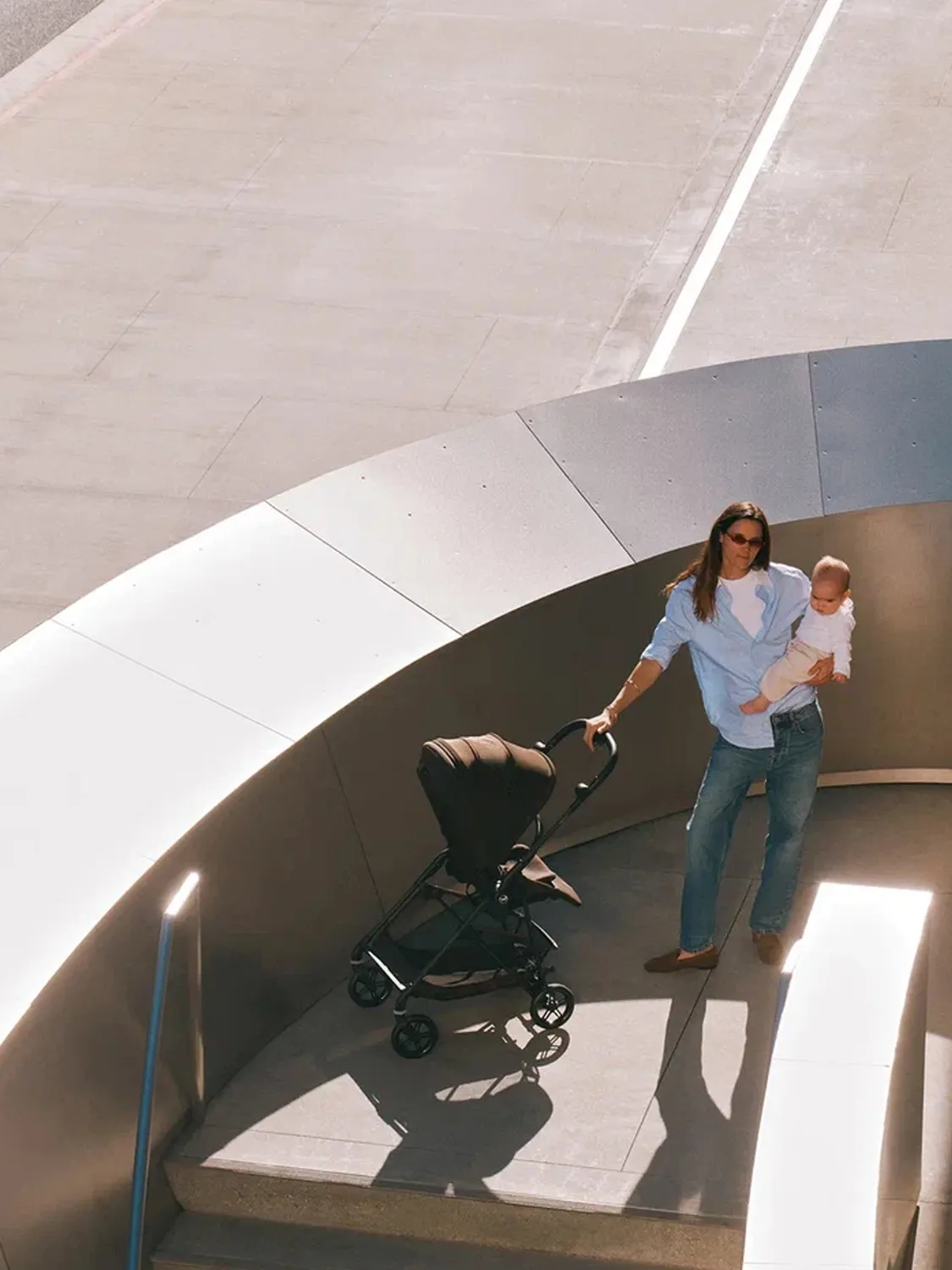 Коляска прогулочная Cybex Melio с дождевиком и бампером