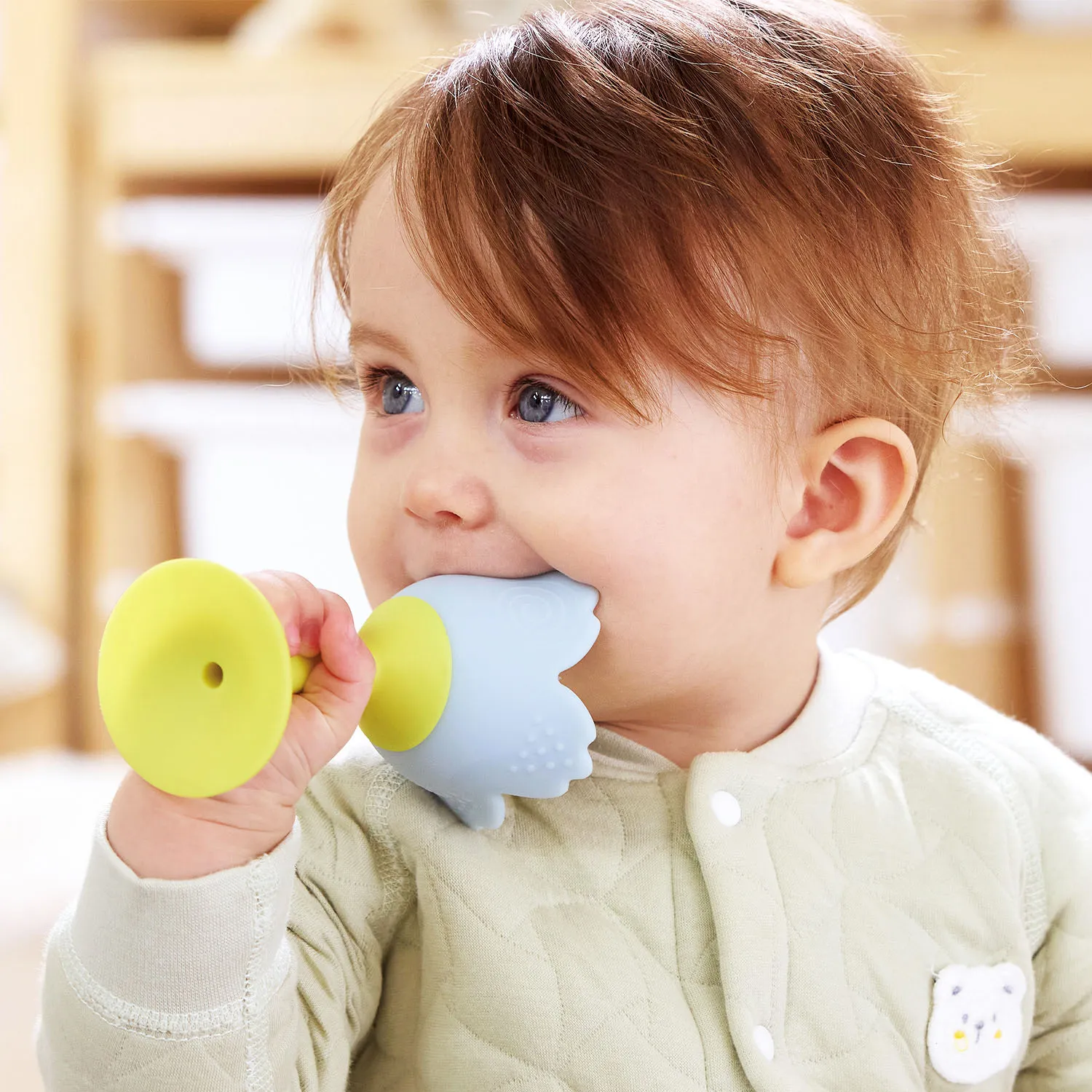 Погремушка HAPE «Малышам» Голубой цветок E0138_HP