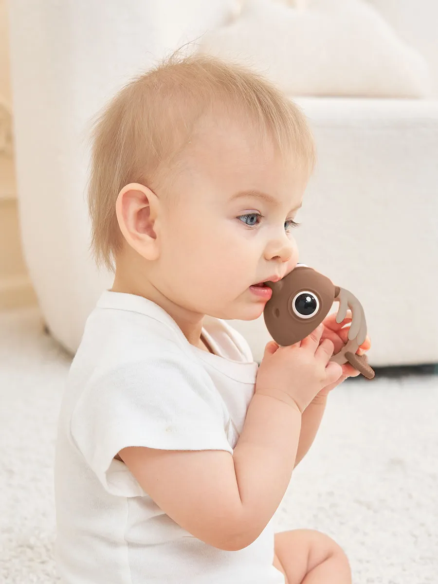 Прорезыватель Mombella силиконовый Рыбка кофейный 02105. Изображение 3