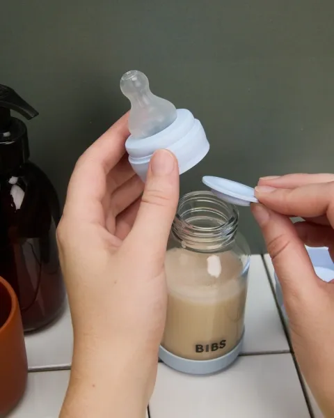 Бутылочка BIBS стеклянная для кормления с силиконовой соской медленный поток 120 мл