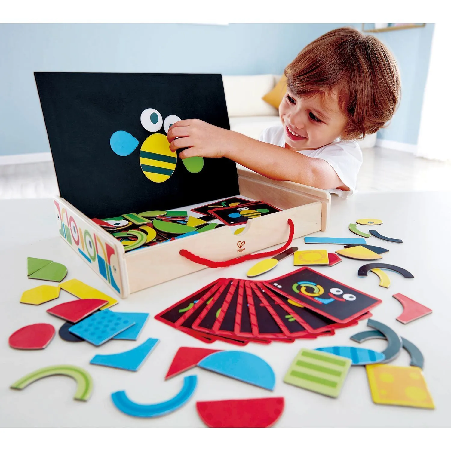 Магнитный конструктор Hape «Веселый художник»