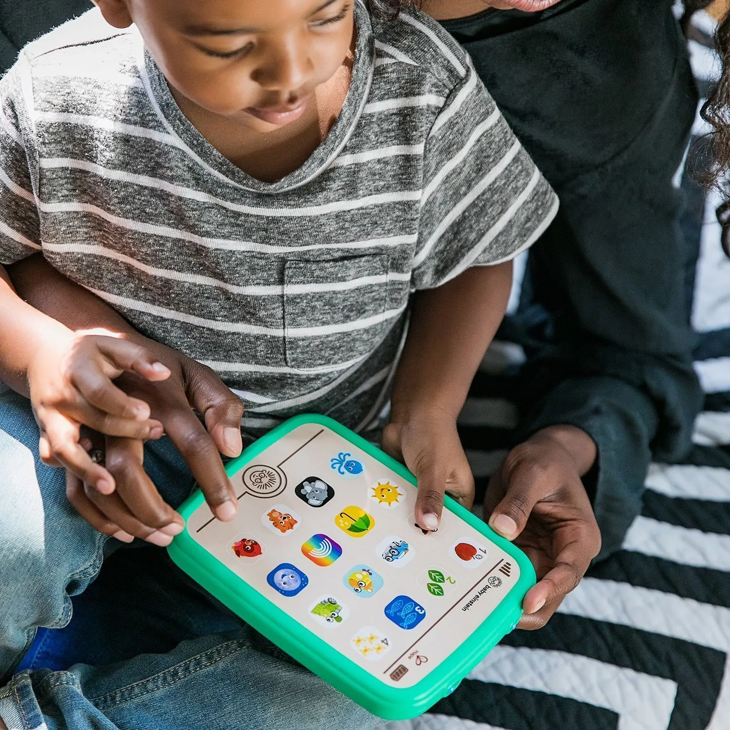 Музыкальная игрушка Hape «Планшет»