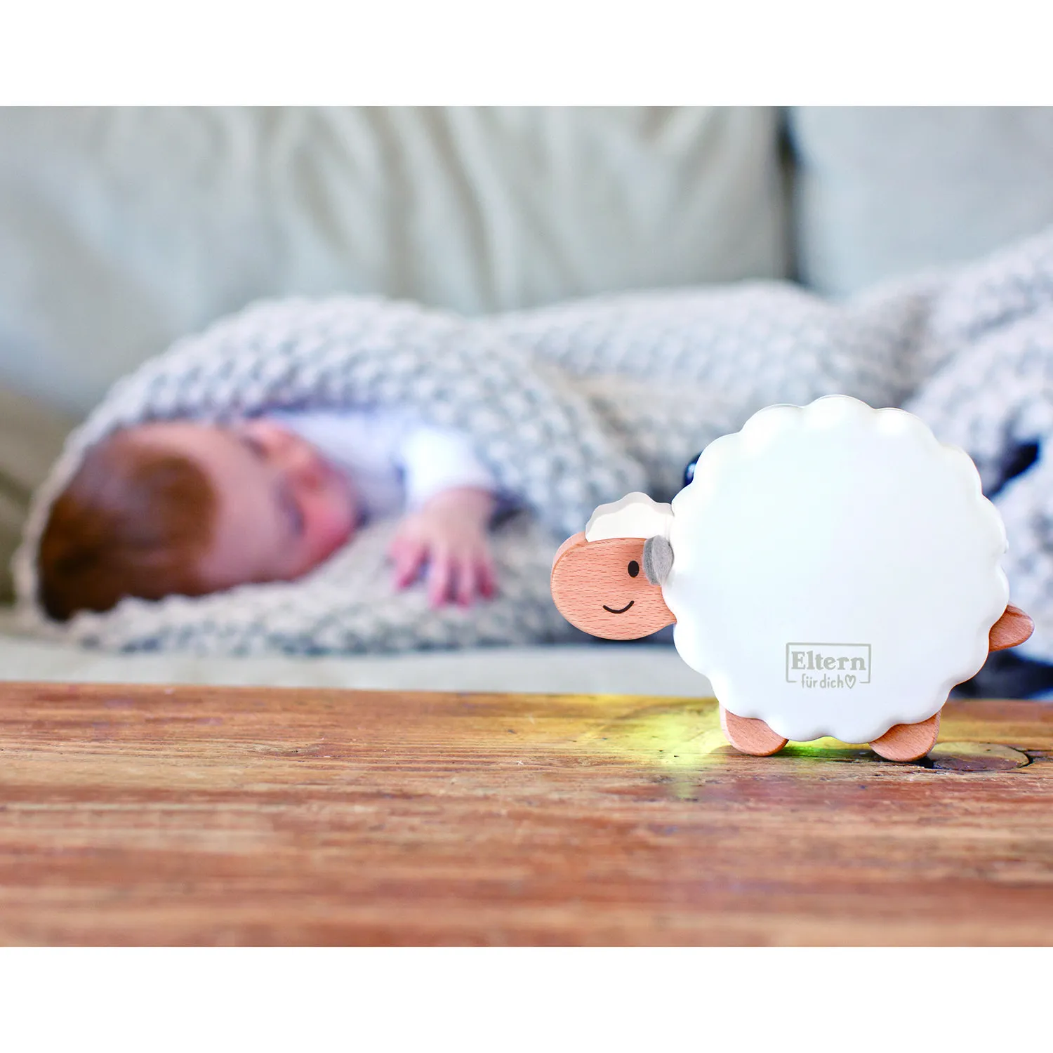 Игрушка-ночник музыкальная для малышей Hape «Овечка»