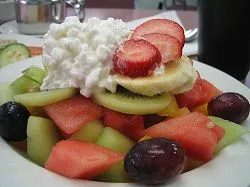 Едим фрукты по правилам