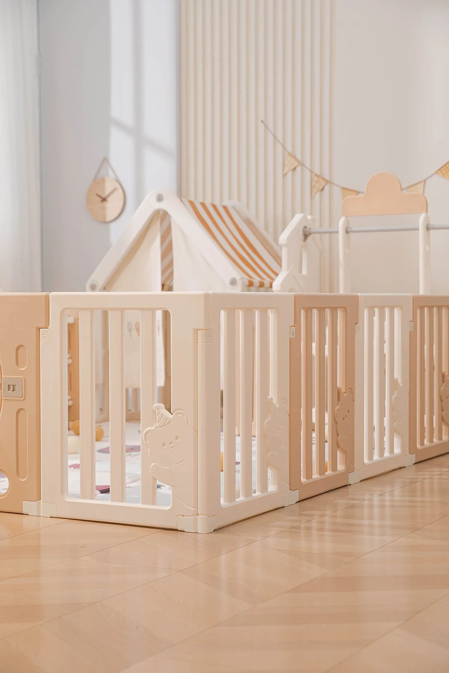 Манеж UNIX Kids DeLuxe House&Storage Camel 180x200см с игровым домиком, баскетбольной стойкой, доской для рисования, качелями + место для хранения игрушек PPLXSWHS200WC