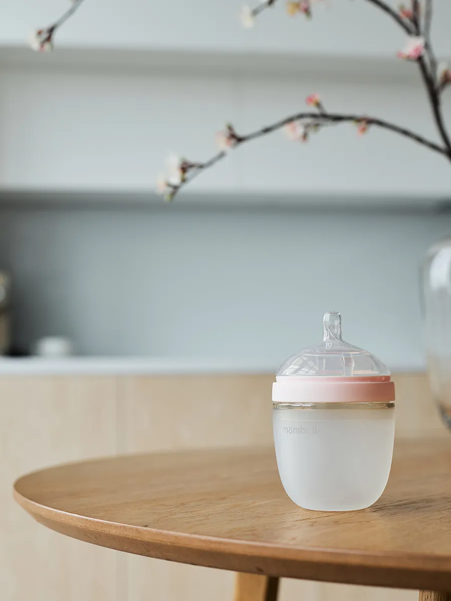 Бутылочка Mombella силиконовая антиколиковая Wide Neck широкая 210 мл розовая 8139. Изображение 7