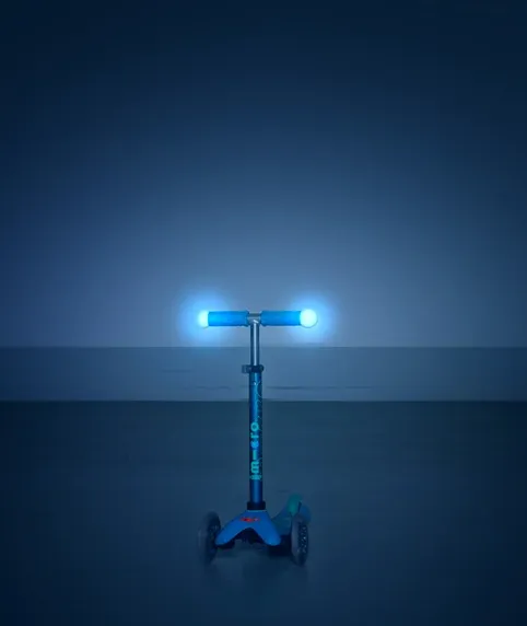 Самокат Micro Mini Deluxe Magic LED