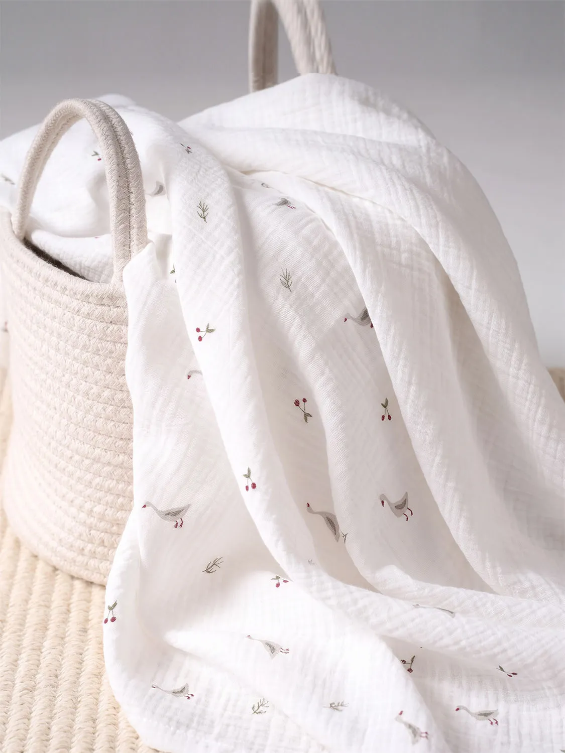 Комплект простыней на резинке PERINA для колыбели CoZee Muslin 81х51 см 2 шт Гуси/Белый ПРCZ-M.1.03х2.8. Изображение 2