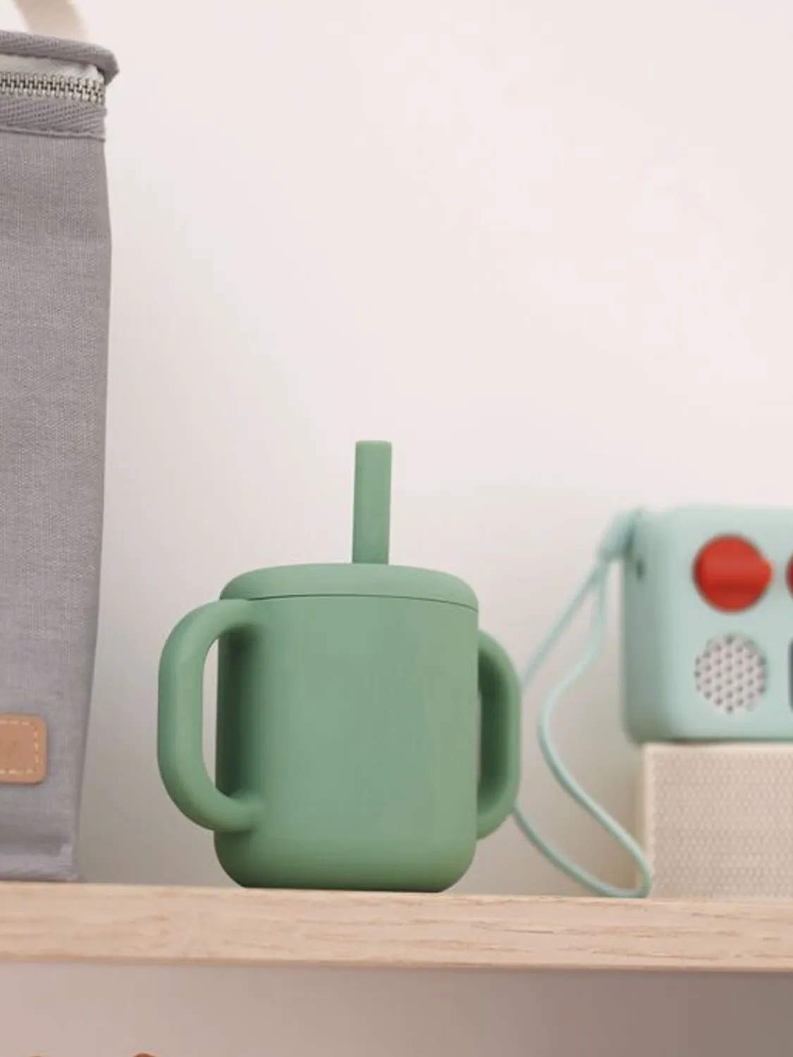 Поильник Beaba 170 мл с крышкой и трубочкой TASSE PAILLE SILICONE
