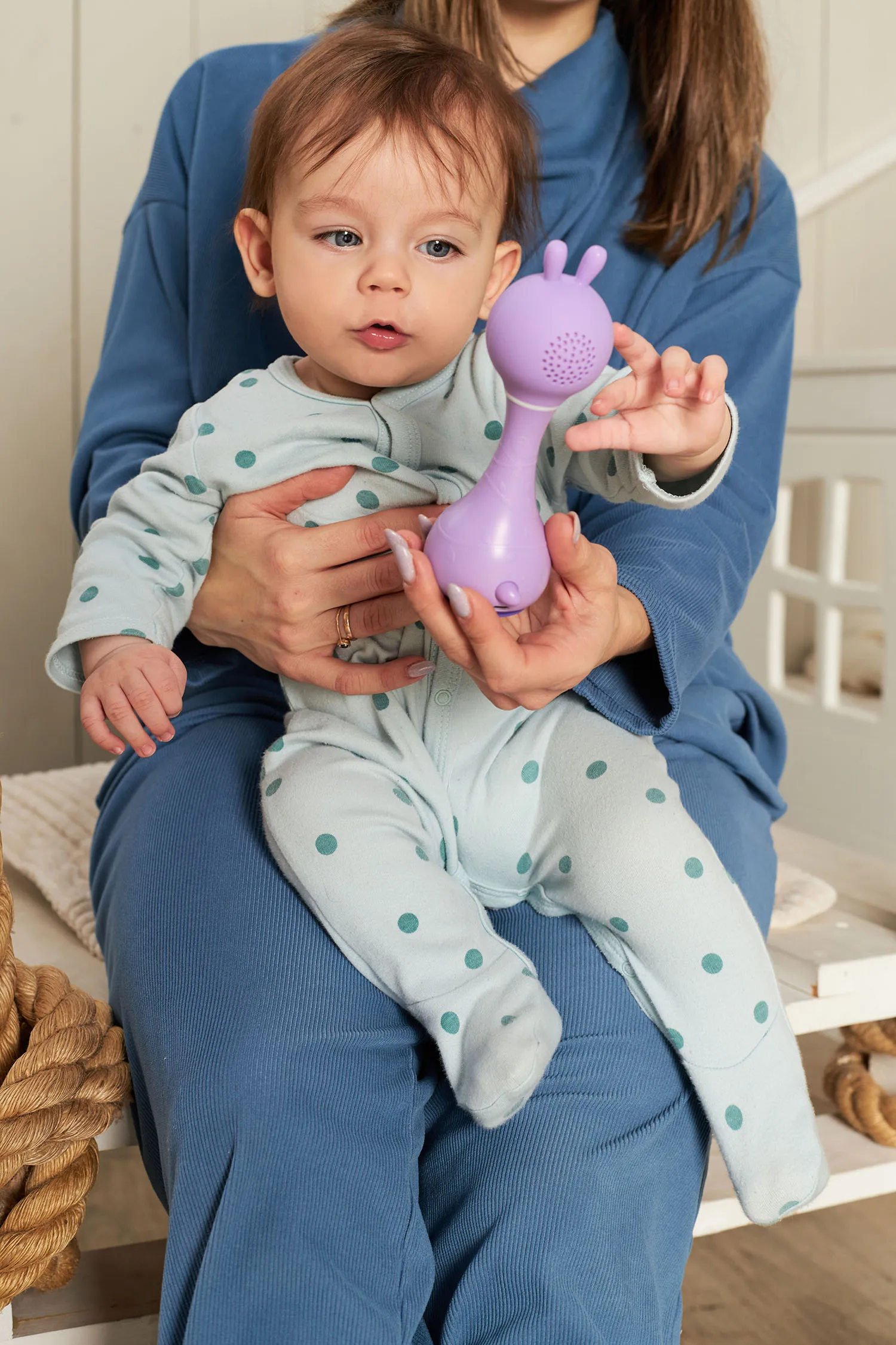 Музыкальная игрушка Alilo Умный зайка R1 фиолетовый 60405