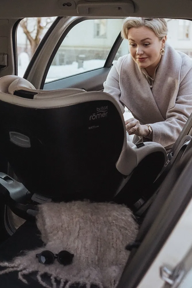 Автокресло 0+/1 Britax Roemer Dualfix 5Z Lux