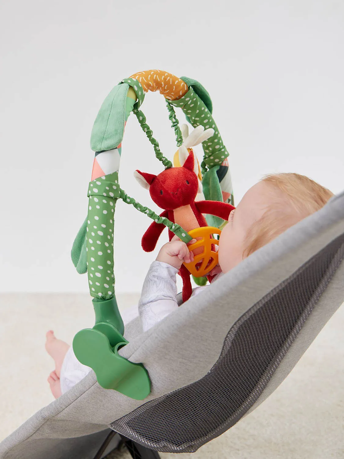 Дуга Happy Baby с игрушками Веселая горка 330670