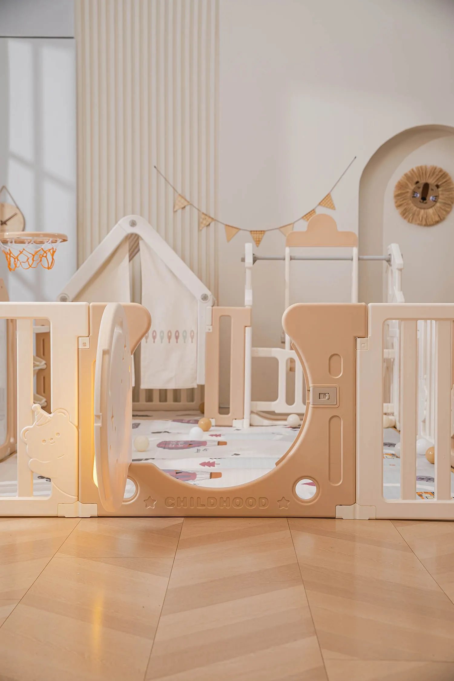Манеж UNIX Kids DeLuxe House&Storage Camel 180x200см с игровым домиком, баскетбольной стойкой, доской для рисования, качелями + место для хранения игрушек PPLXSWHS200WC