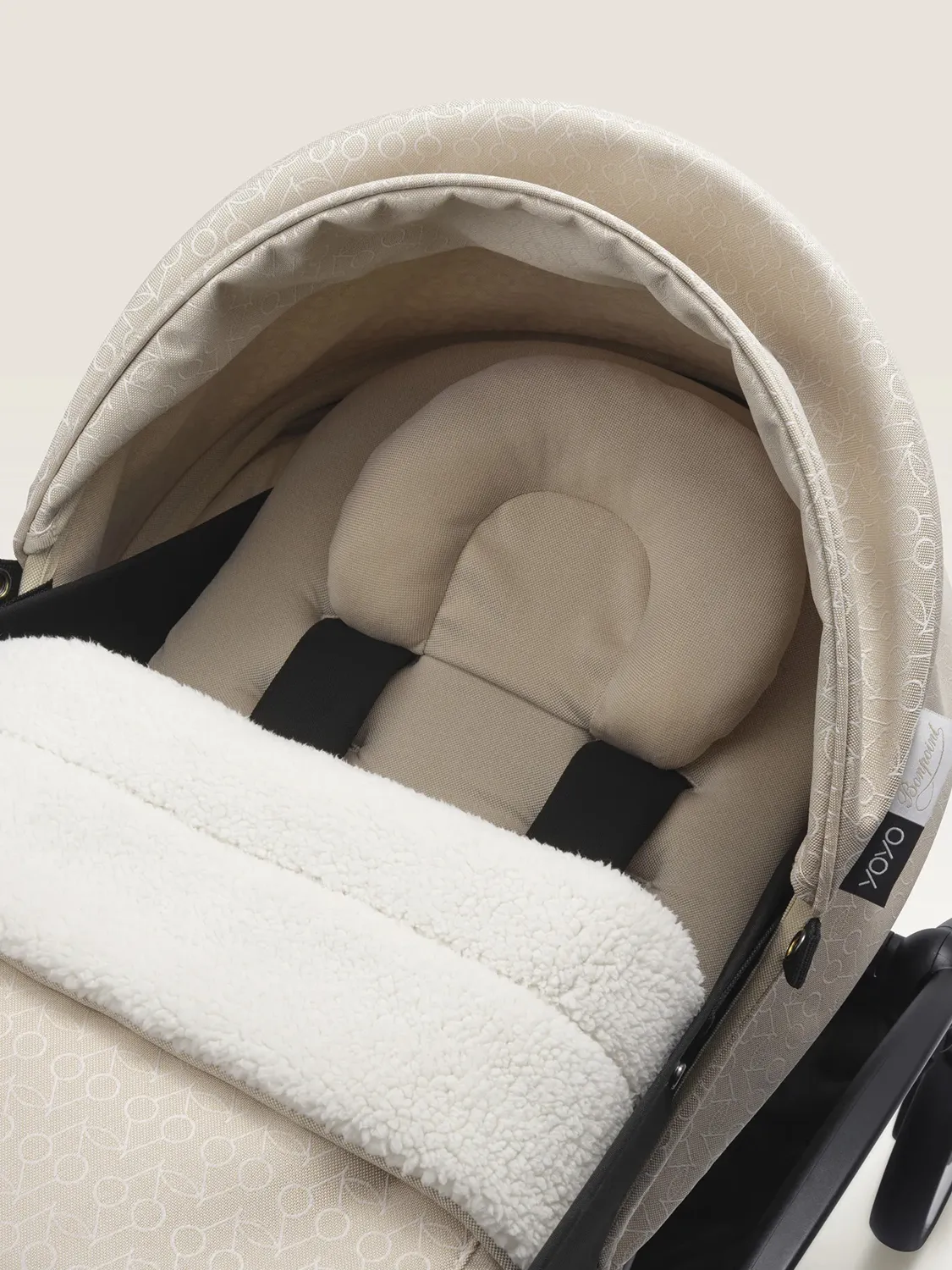 Коляска 2 в 1 STOKKE YOYO3 Бонпоинт, рама черная, люлька мягкая. Изображение 6