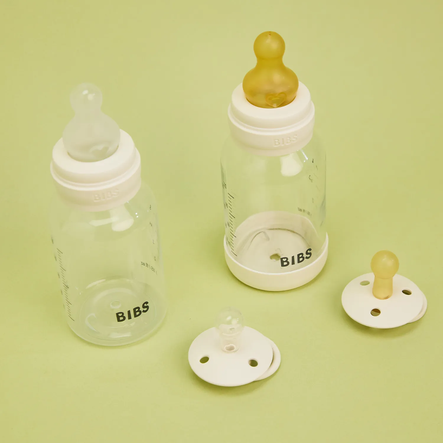 Бутылочка BIBS стеклянная для кормления с латексной соской средний поток 240 мл