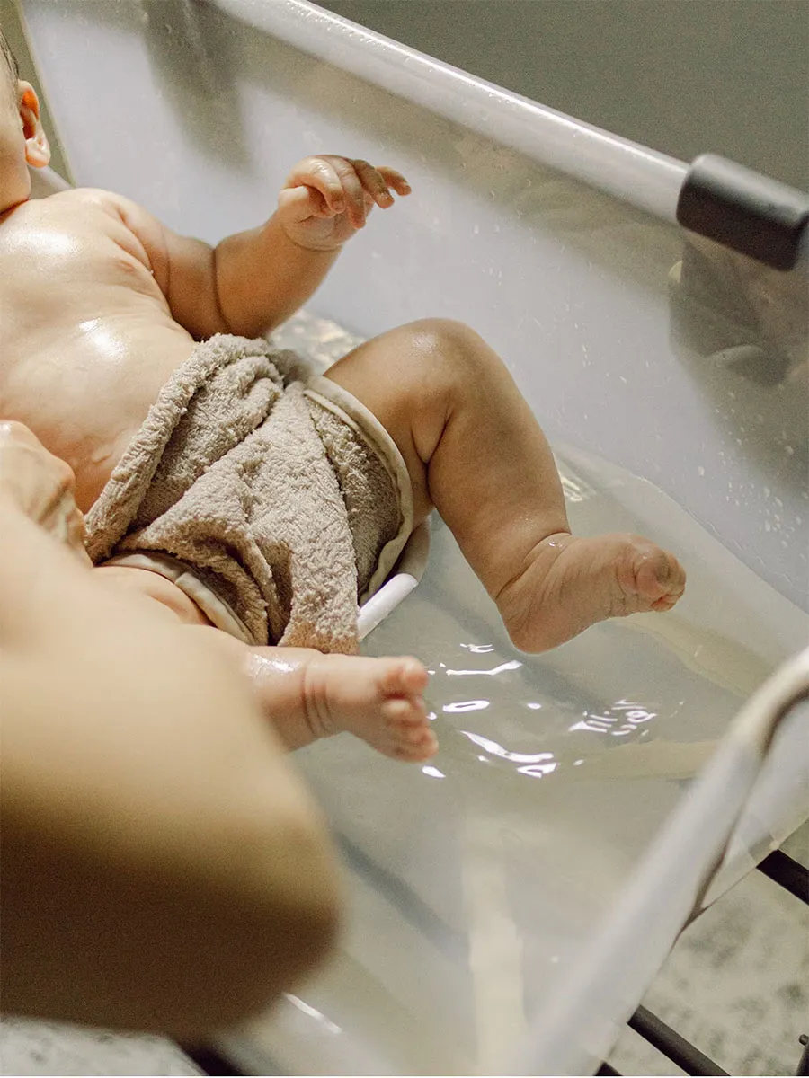 Ванночка с горкой Stokke Flexi Bath Bundle, Tub with Newborn Support Голубой (Ocean Blue) 531513. Изображение 10