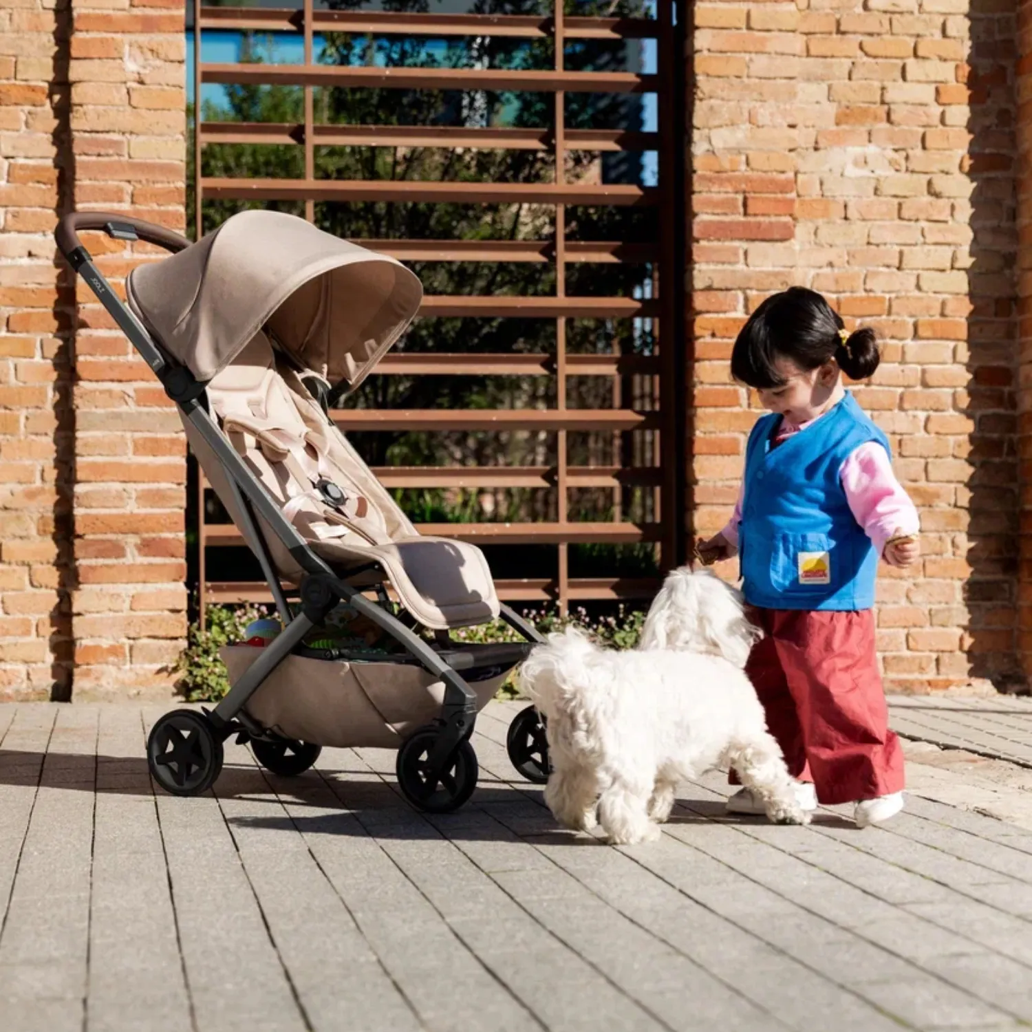 Коляска прогулочная Joolz Aer2 SE с бампером и подстаканником