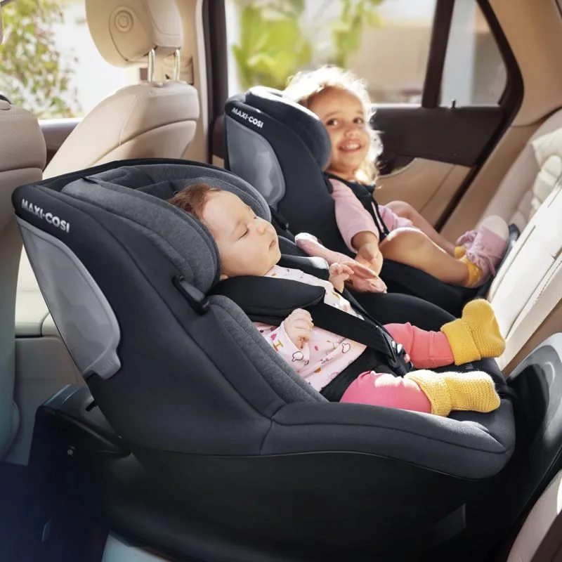 Автокресла Maxi-Cosi 0+/0+/1 и 0+/1/2: сравниваем, выбираем