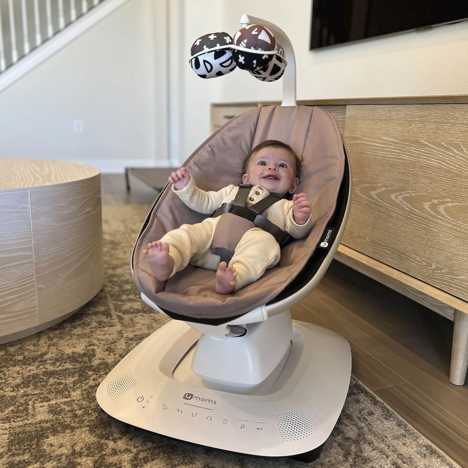 Электронные качели 4moms кресло-качалка MamaRoo New